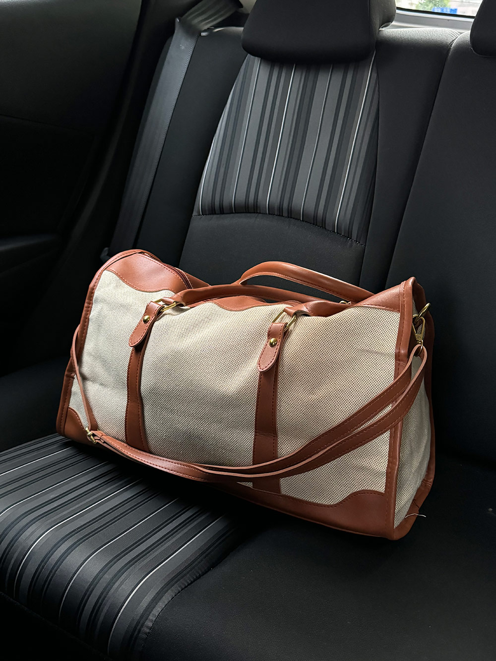 Shilla ボストンバッグ CY5AV-01306 （配色エンボスボストン