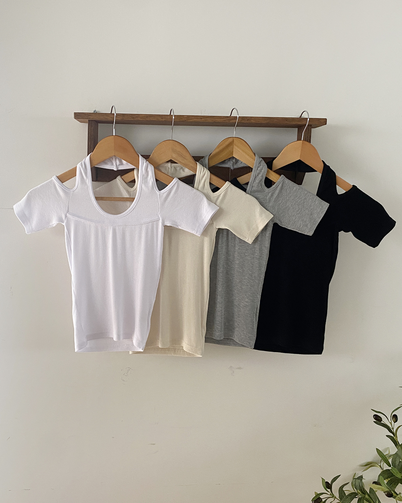 ラインオープンショルダーホルターネックリブTシャツ | 詳細画像13