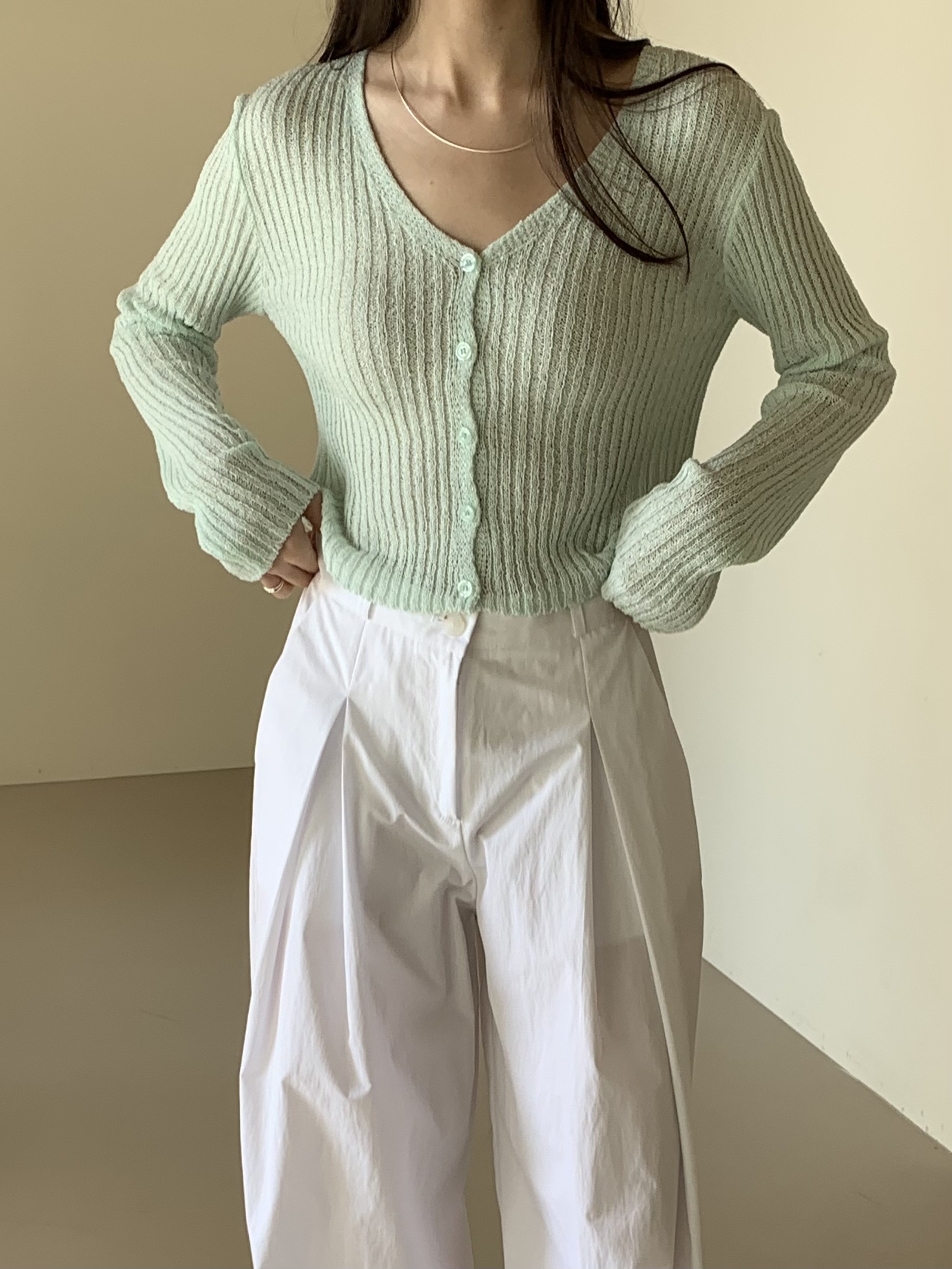 Vネッククロップドシアーリブニットカーディガン | 詳細画像2