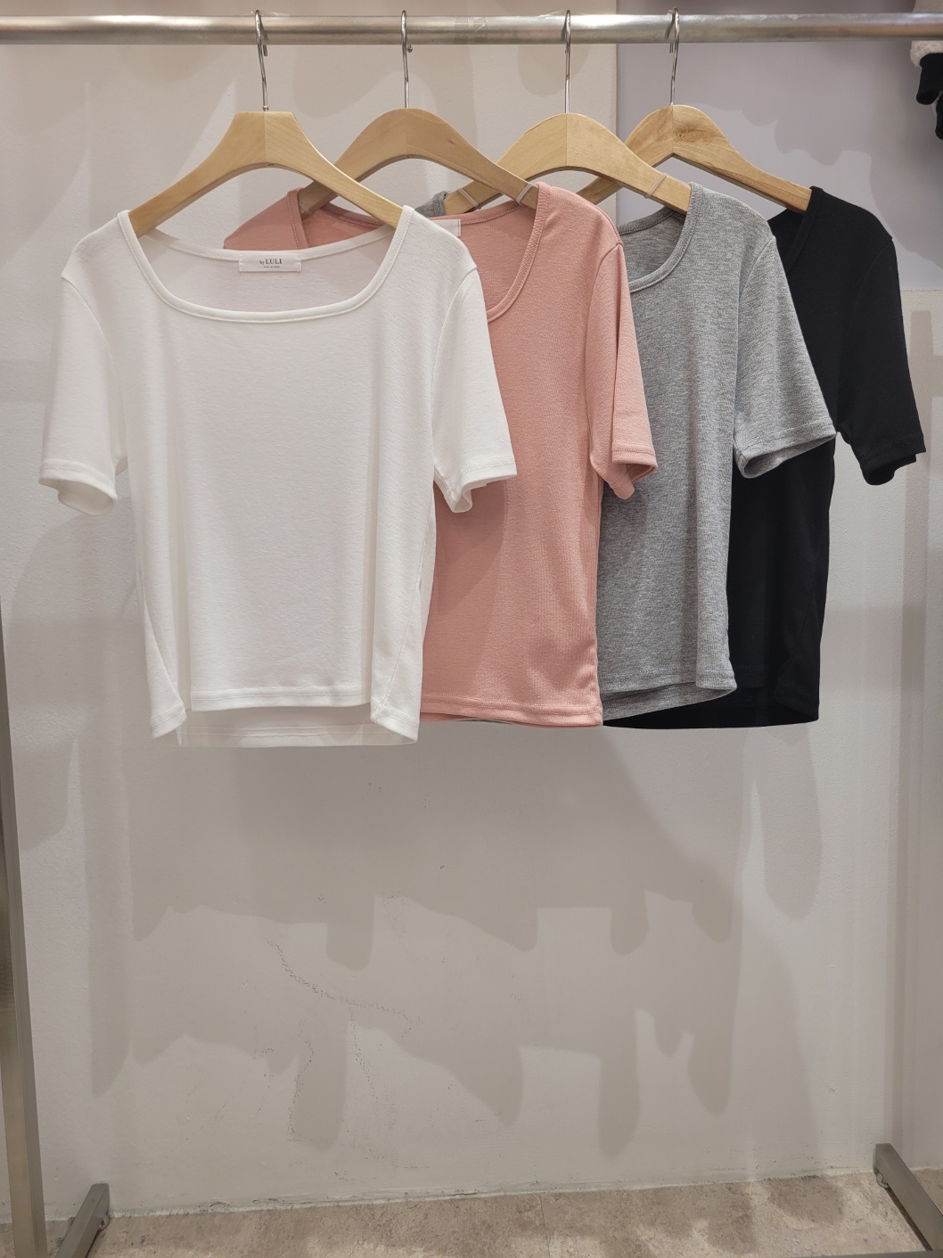 ワイドスクエアネック半袖クロップドTシャツ | 詳細画像10