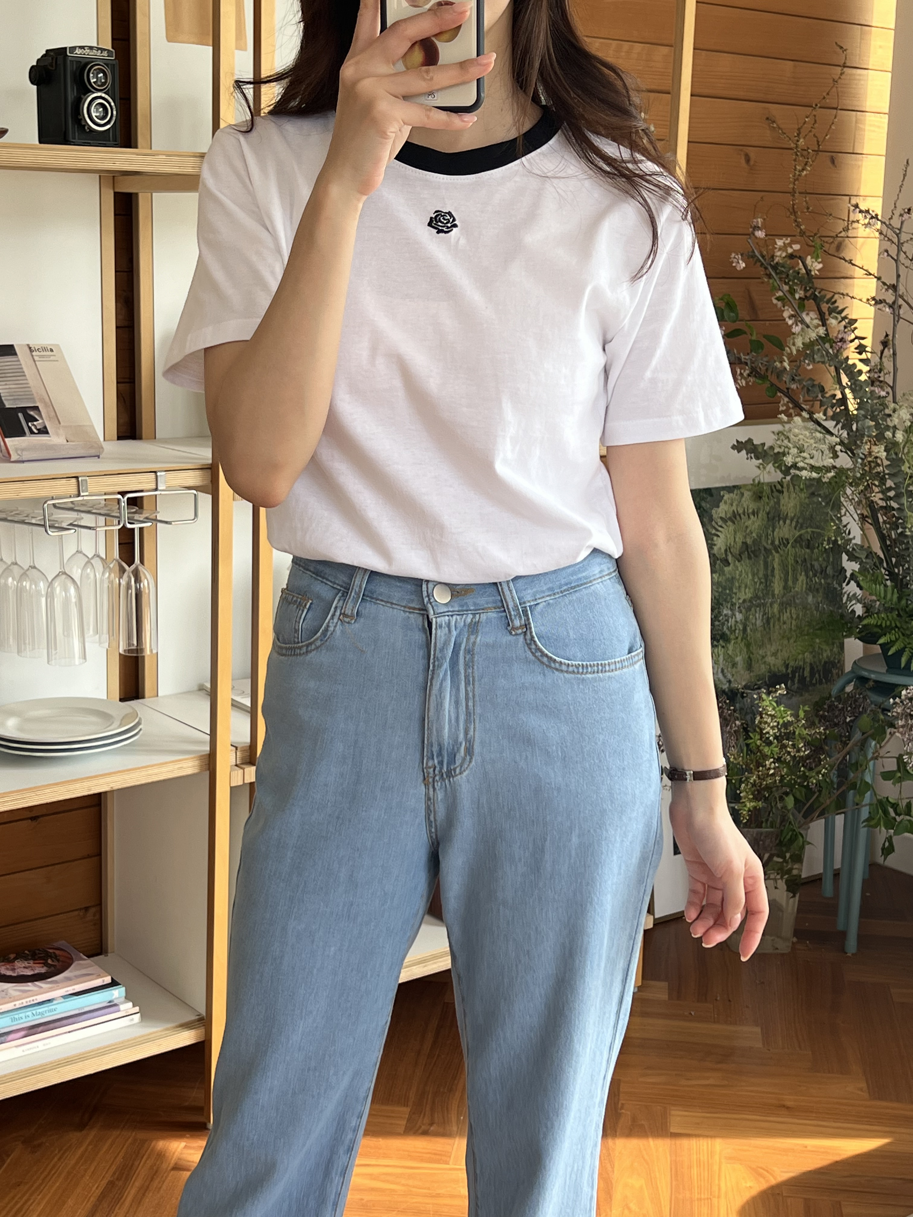 ローズ刺繍配色ラウンドネック半袖Tシャツ | 詳細画像4