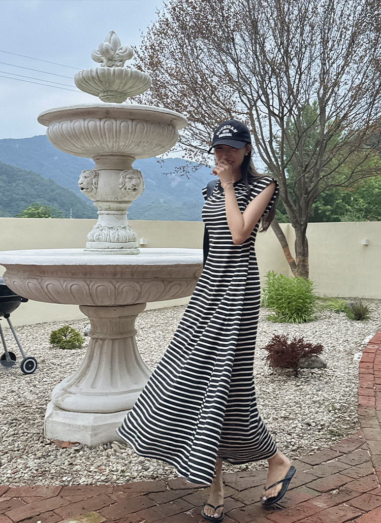 【美品】MONCLER　ボーダー異素材Aラインワンピース Aラインボーダーワンピース | レディースファッション通販 - DHOLIC