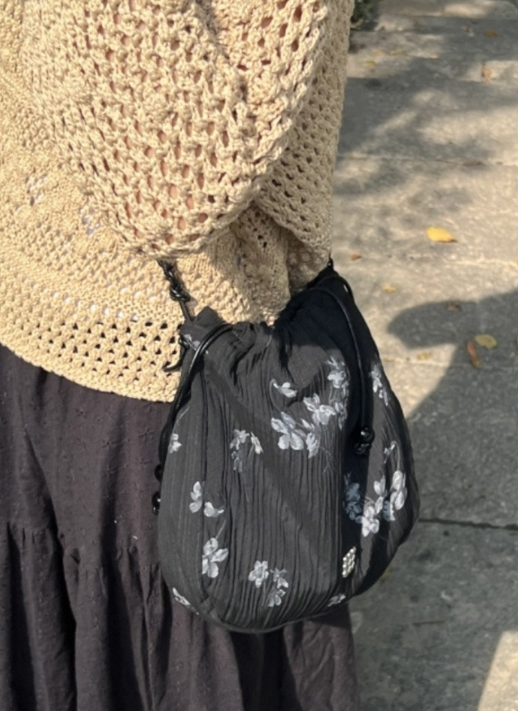 O.P.O.T. 花柄ショルダーバッグ 黒 花柄刺繍ショルダーバッグ（ショルダーバッグ）｜ANOTHER S（アナザー