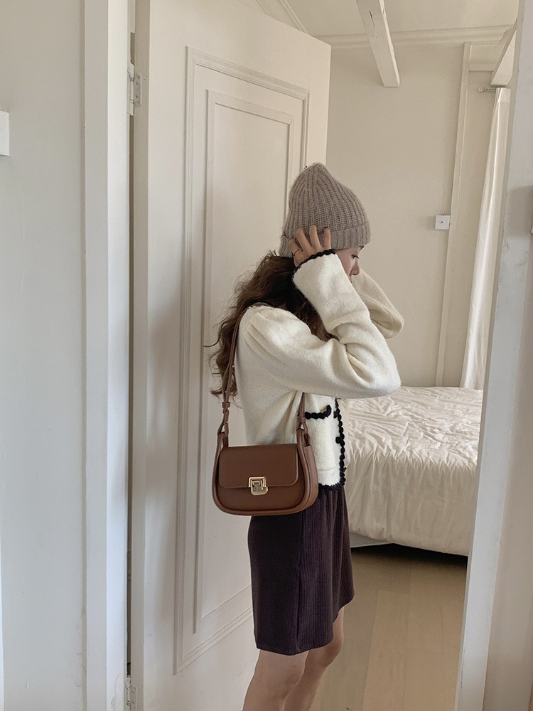 2WAYゴールドバックルフラップ台形バッグ | 詳細画像6