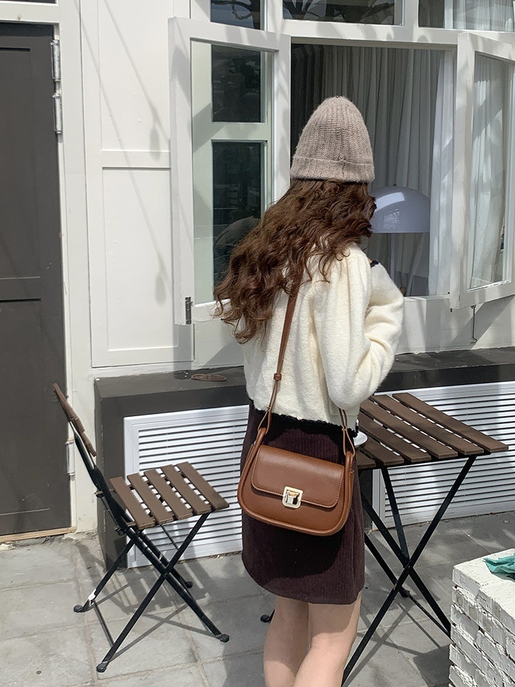 2WAYゴールドバックルフラップ台形バッグ | 詳細画像8