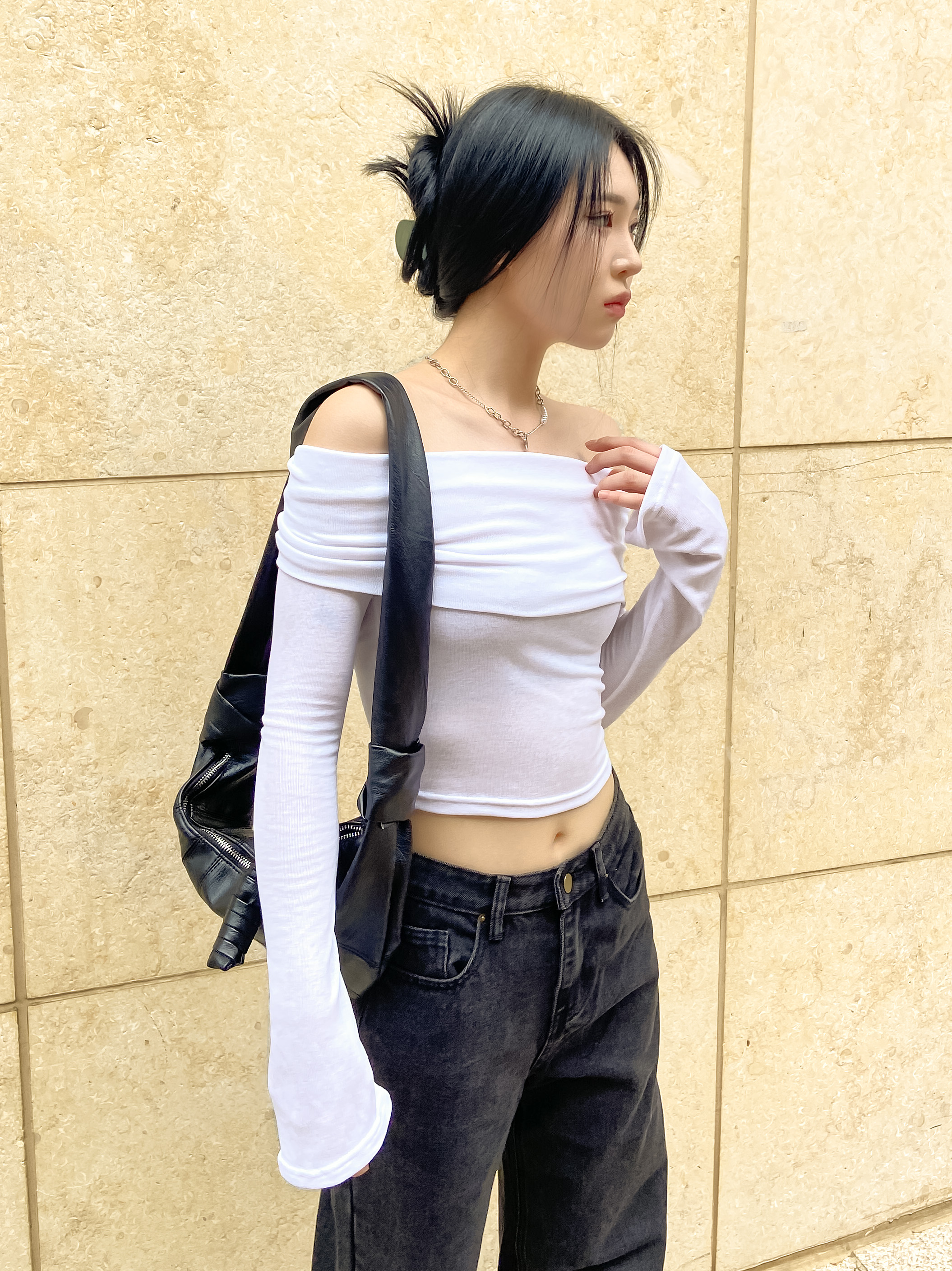 ロールオフショルダークロップド長袖Tシャツ | 詳細画像10