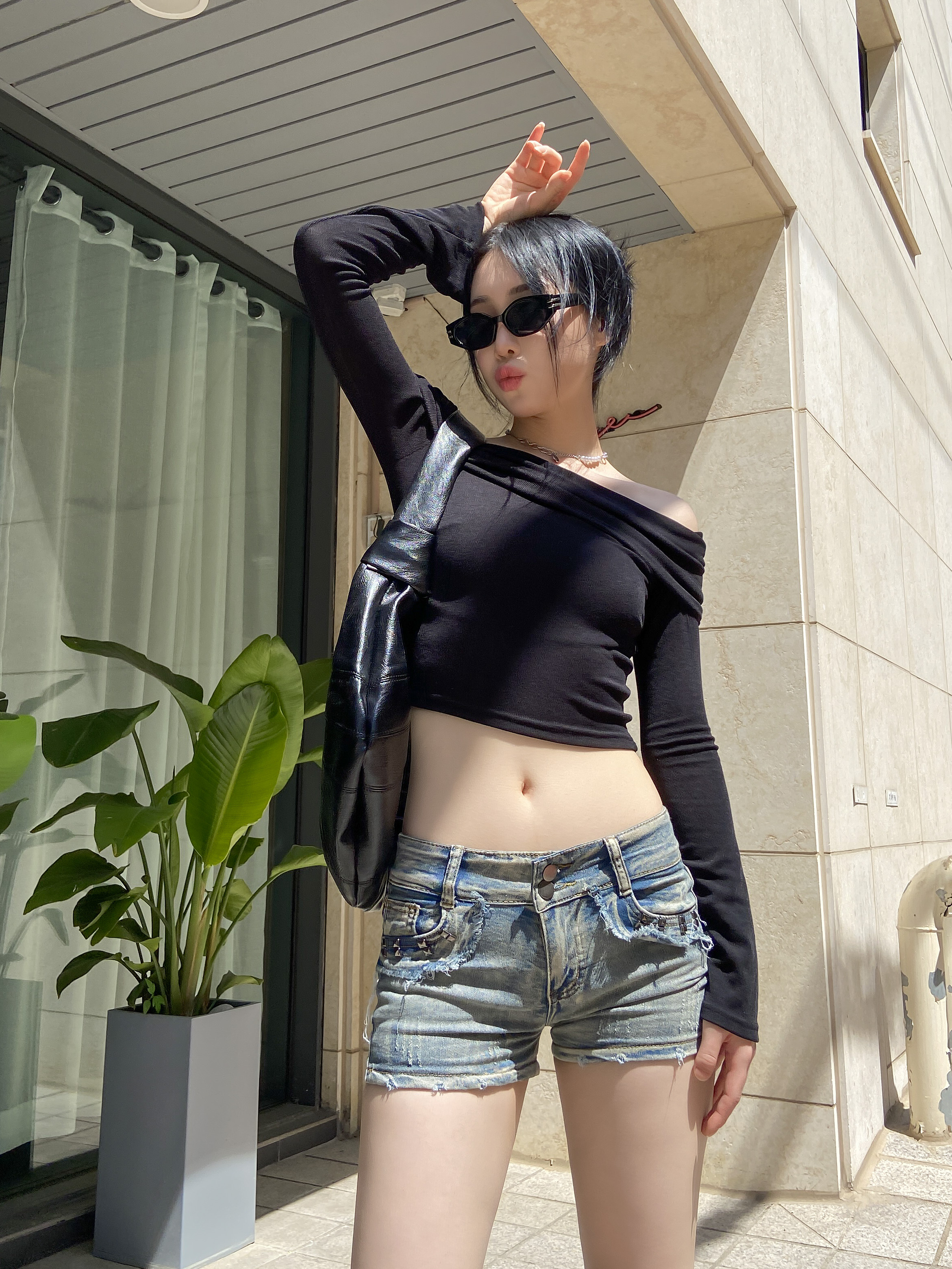 ロールオフショルダークロップド長袖Tシャツ | 詳細画像5