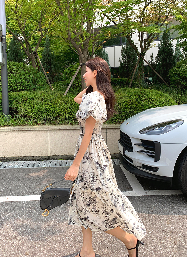 anuans スクエアネックバルーンフレアワンピース　ホワイト　Mサイズ アニュアンス anuans スクエアネックバルーンフレアワンピース