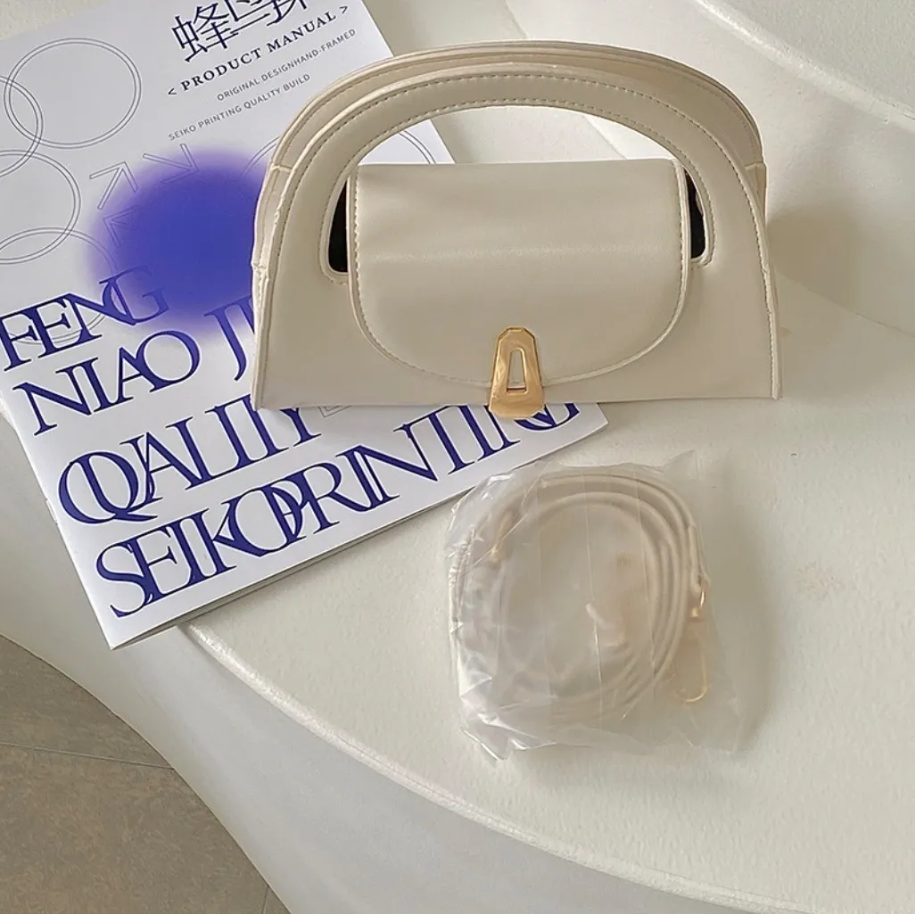 2WAYクリップバックル台形バッグ | 詳細画像1