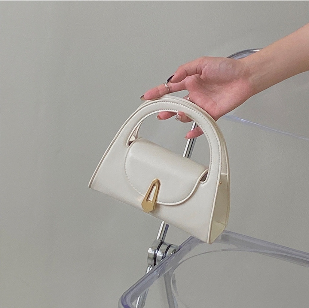 2WAYクリップバックル台形バッグ | 詳細画像3