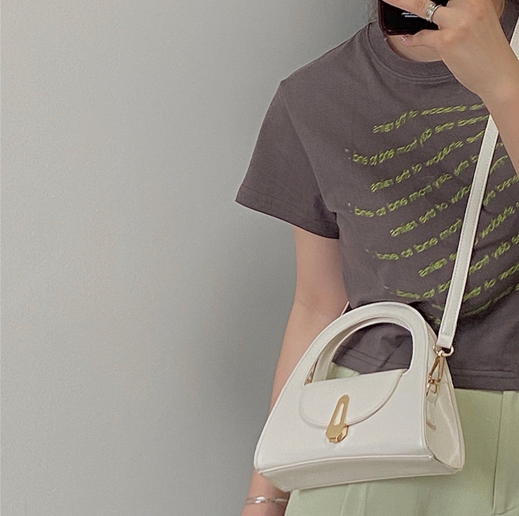 2WAYクリップバックル台形バッグ | 詳細画像5