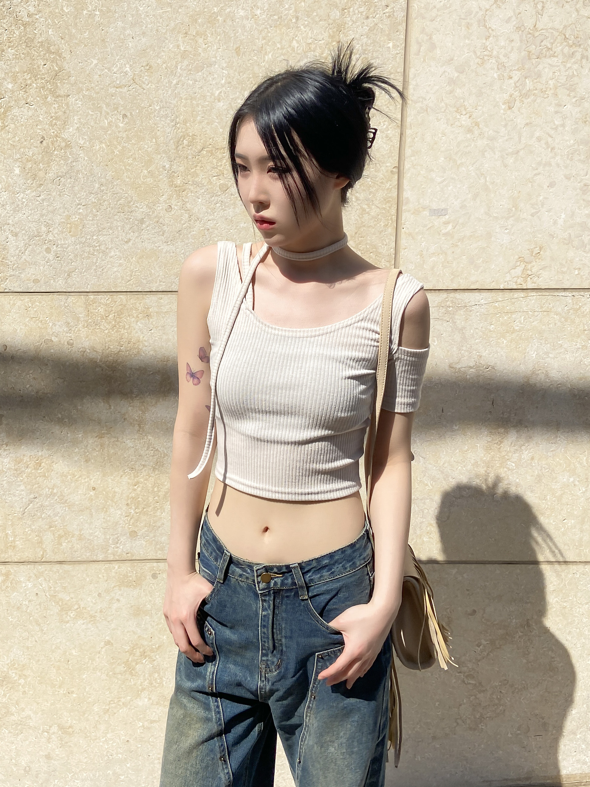 アシメショルダーチョーカークロップドTシャツ | 詳細画像15
