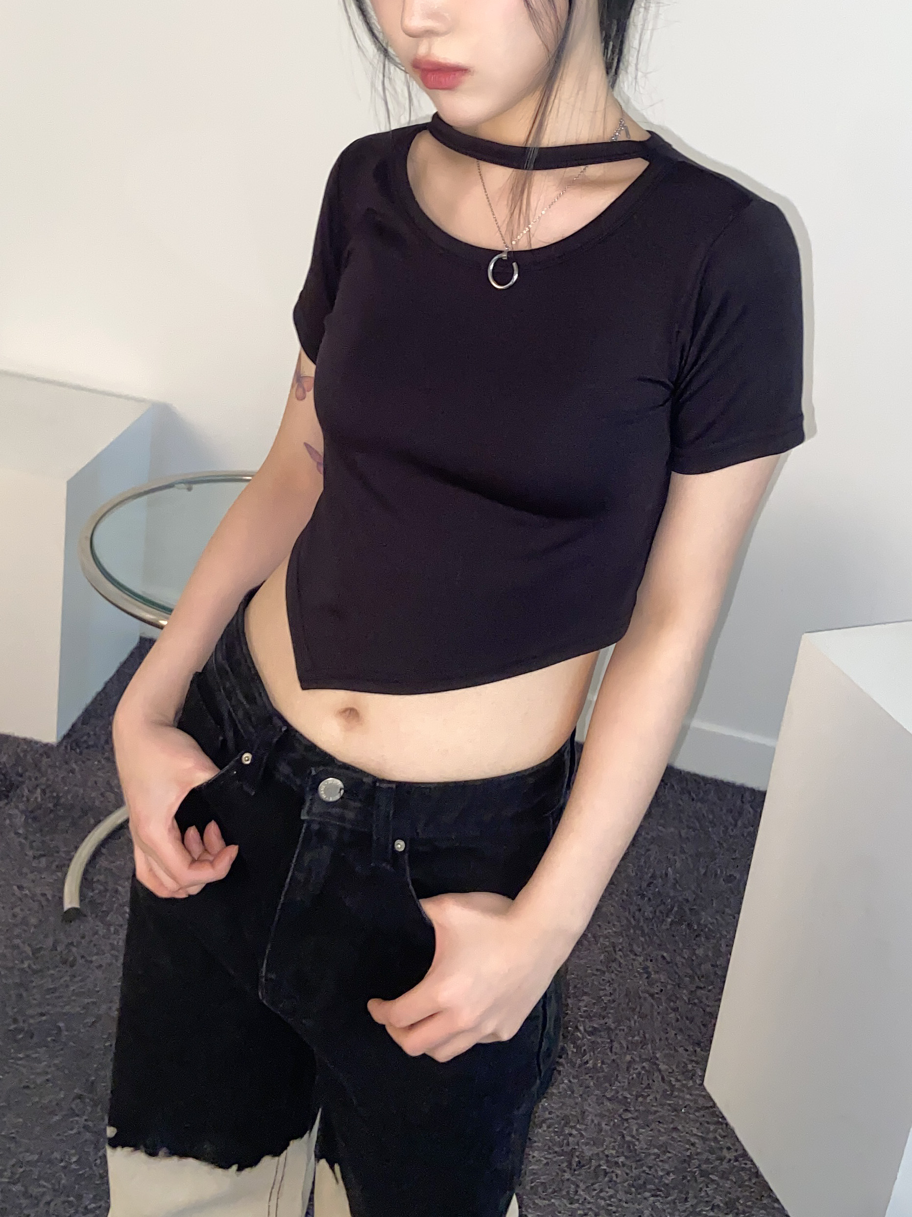 チョーカーアンバランスクロップド半袖Tシャツ | 詳細画像3