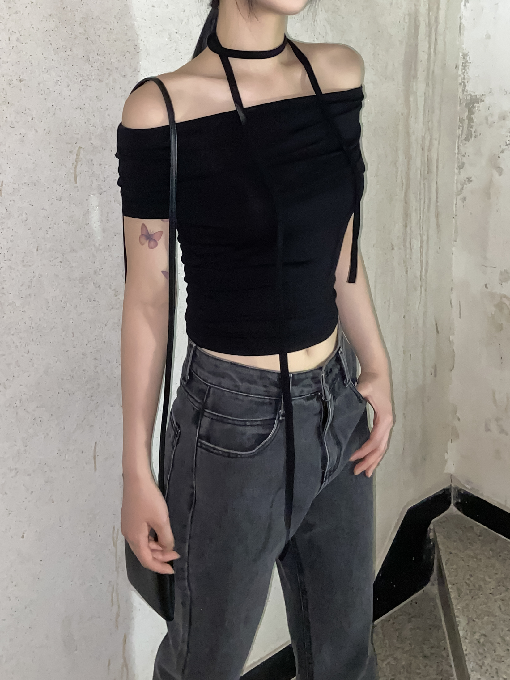 ストラップ付ロールオフショルダー半袖Tシャツ | 詳細画像8