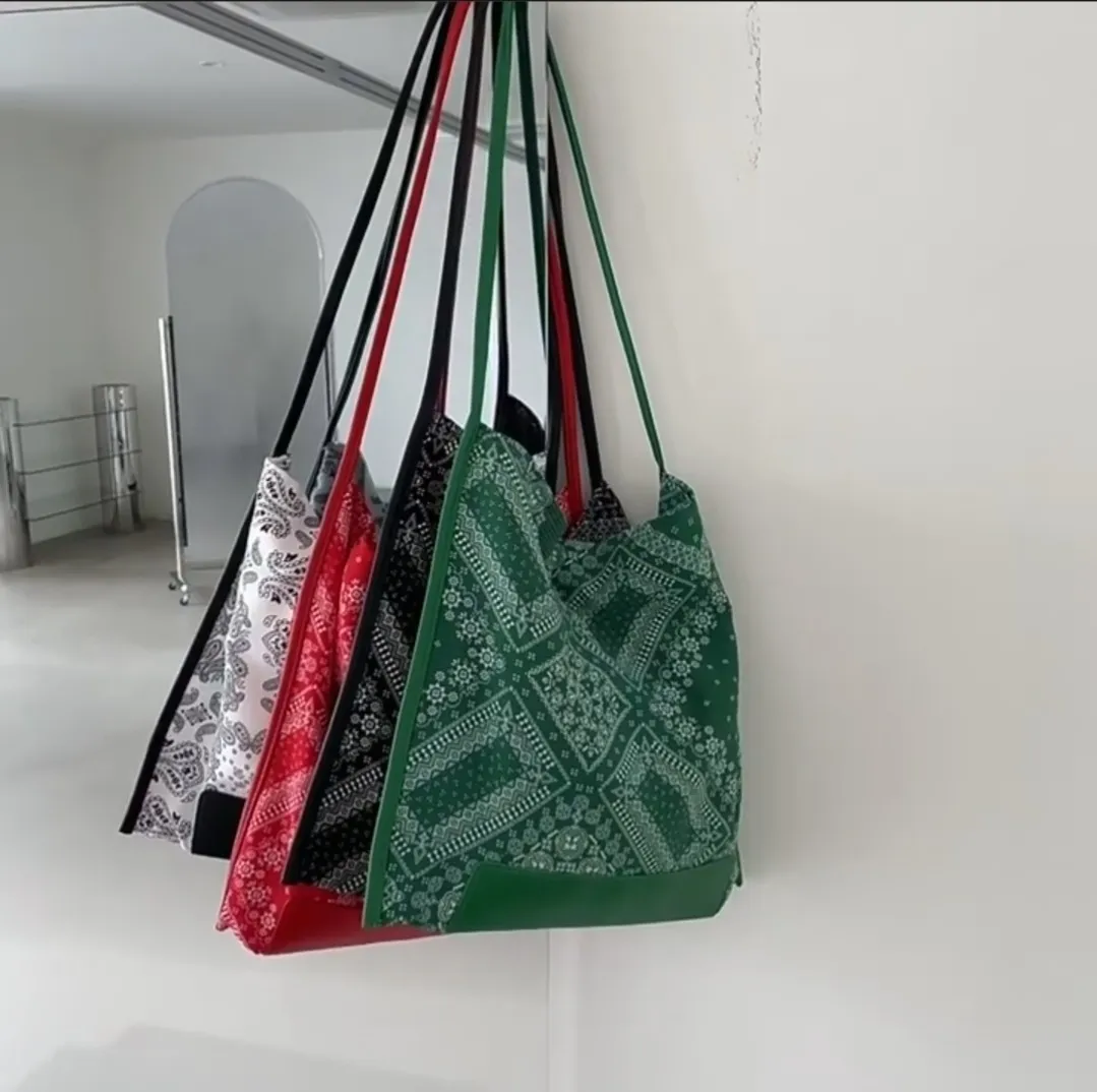 ペイズリーコントラストトートバッグ | 詳細画像1