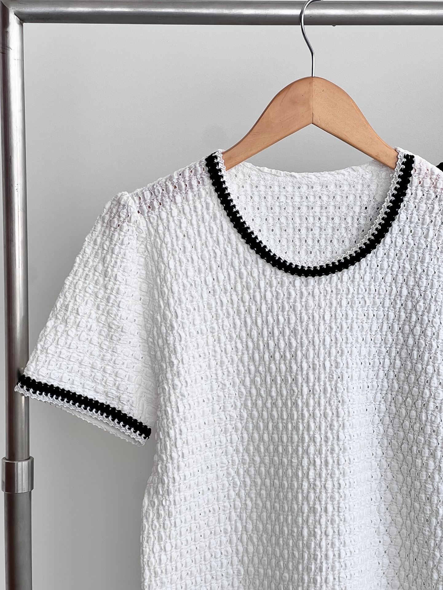 配色ラインエンボスパフ半袖Tシャツ | 詳細画像15