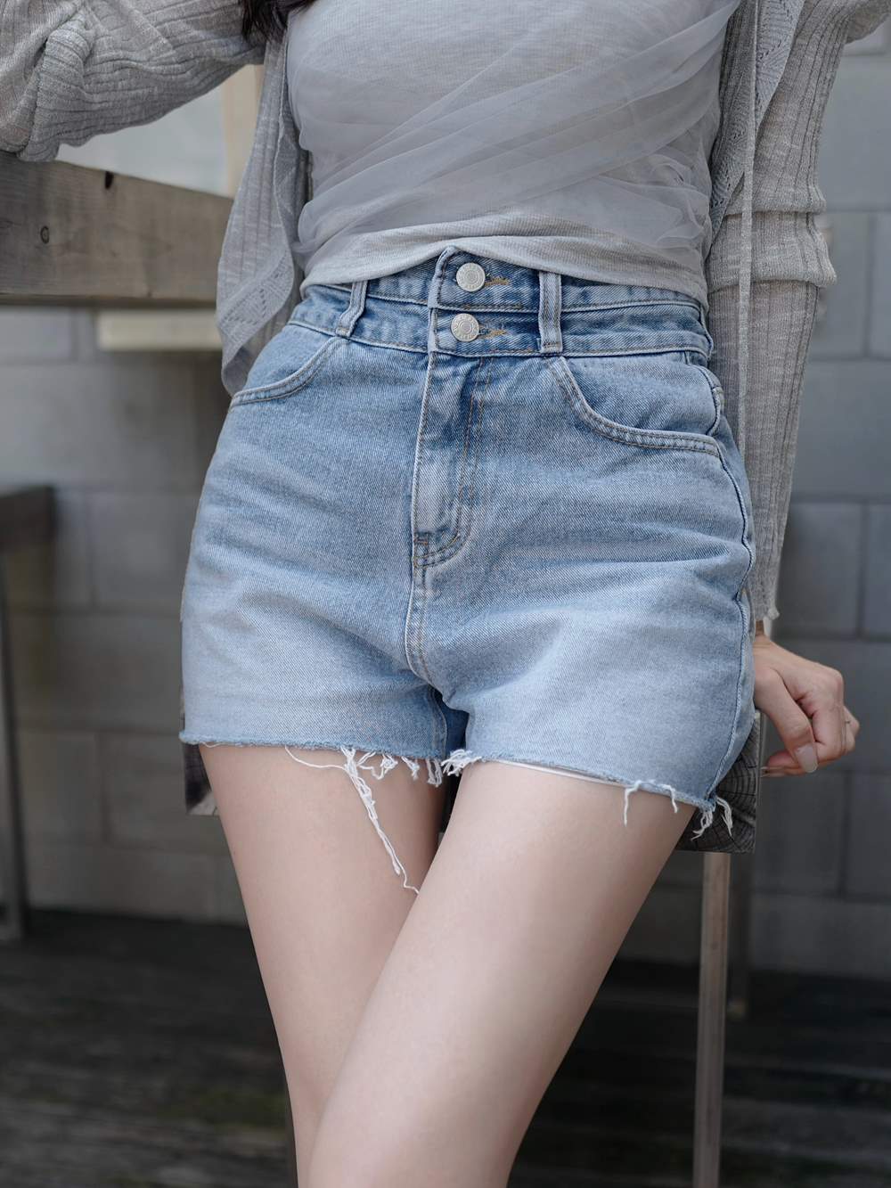 ツーボタンハイウエストデニムショートパンツ | 詳細画像12