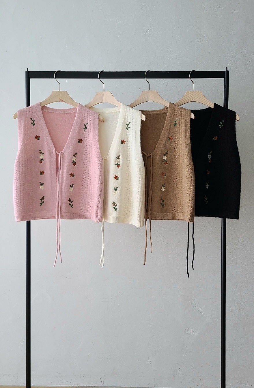 リボンVネック花柄刺繍ニットベスト | 詳細画像2