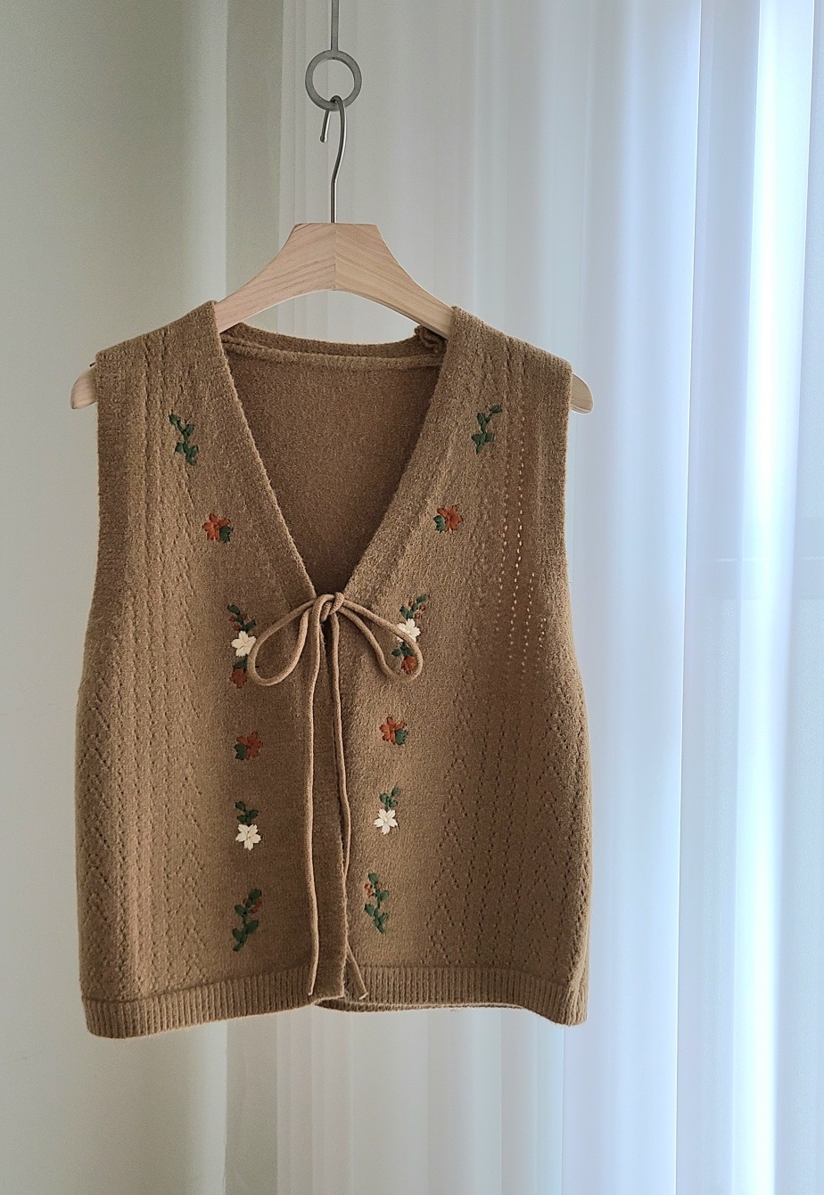 リボンVネック花柄刺繍ニットベスト | 詳細画像9