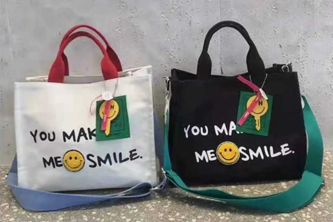 チャーム付2WAYスマイルレタリングバッグ | 詳細画像1