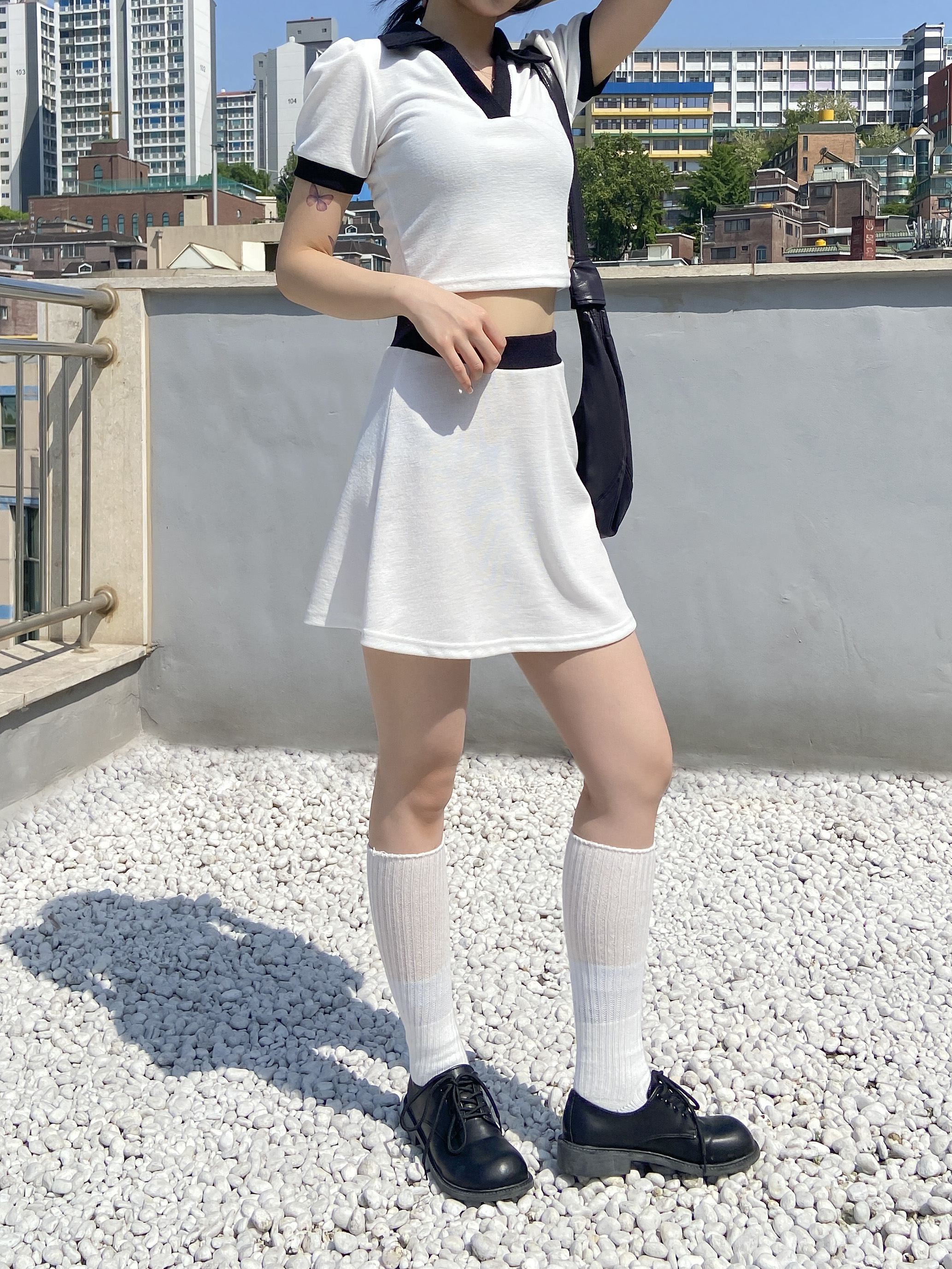 配色スキッパークロップド半袖Tシャツ&ウエストゴムフレアミニスカートSET | 詳細画像4