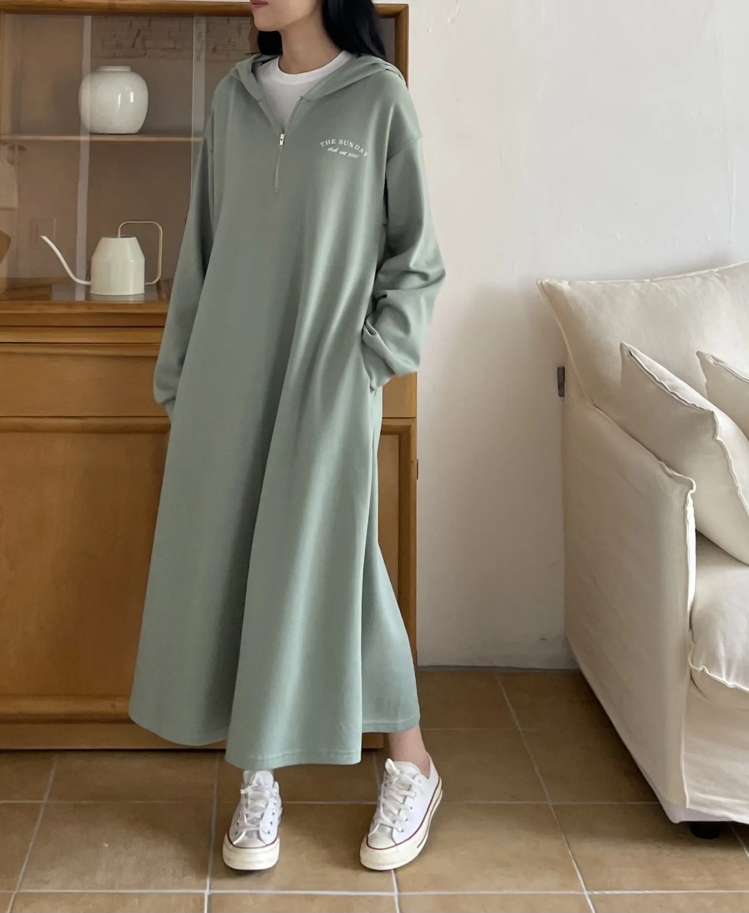 英字レタリングハーフジップパーカーワンピース | 詳細画像1