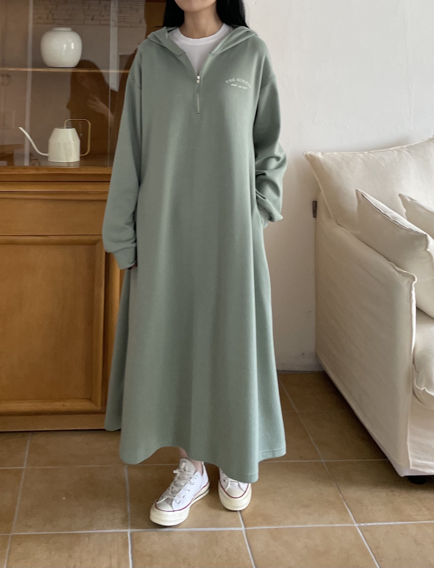 英字レタリングハーフジップパーカーワンピース | 詳細画像5