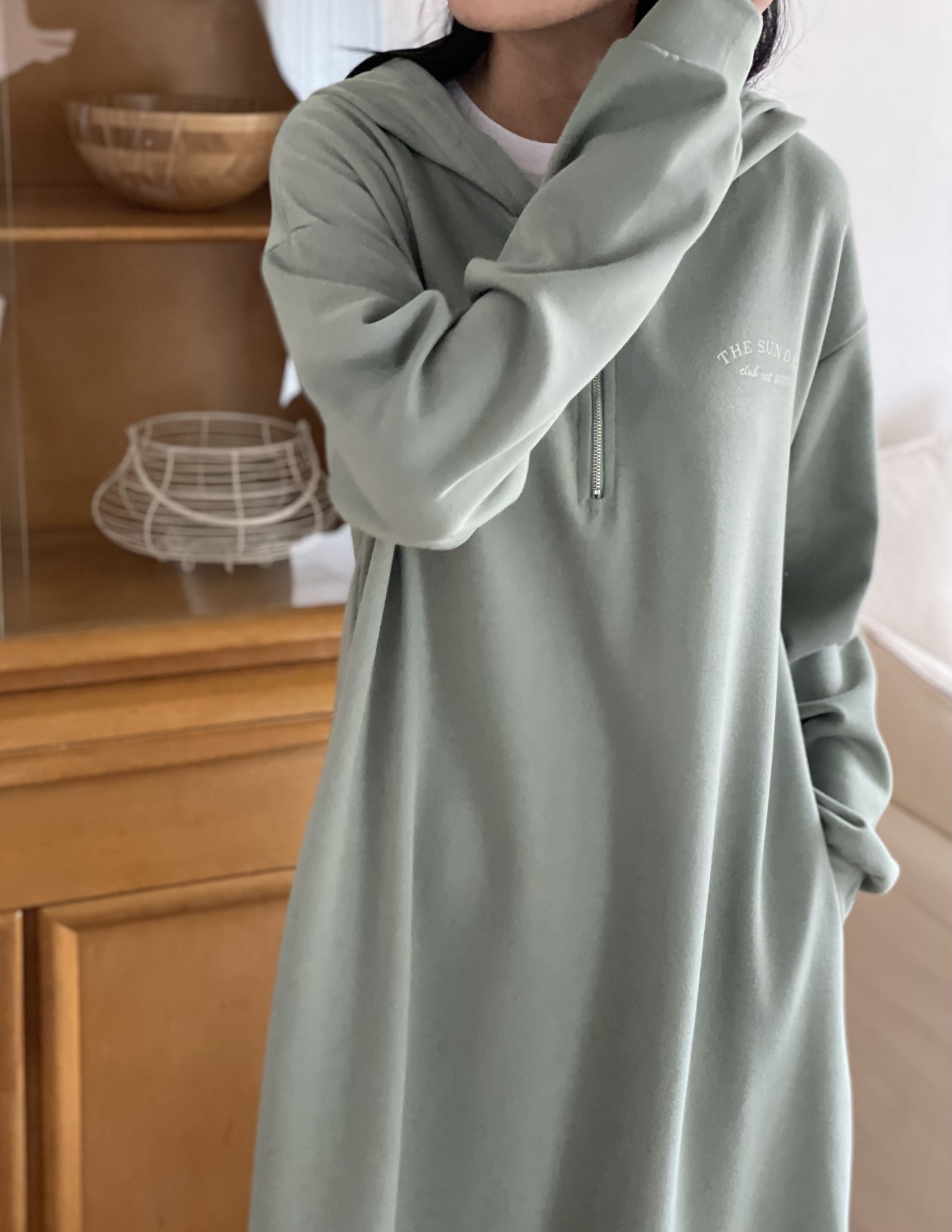 英字レタリングハーフジップパーカーワンピース | 詳細画像7