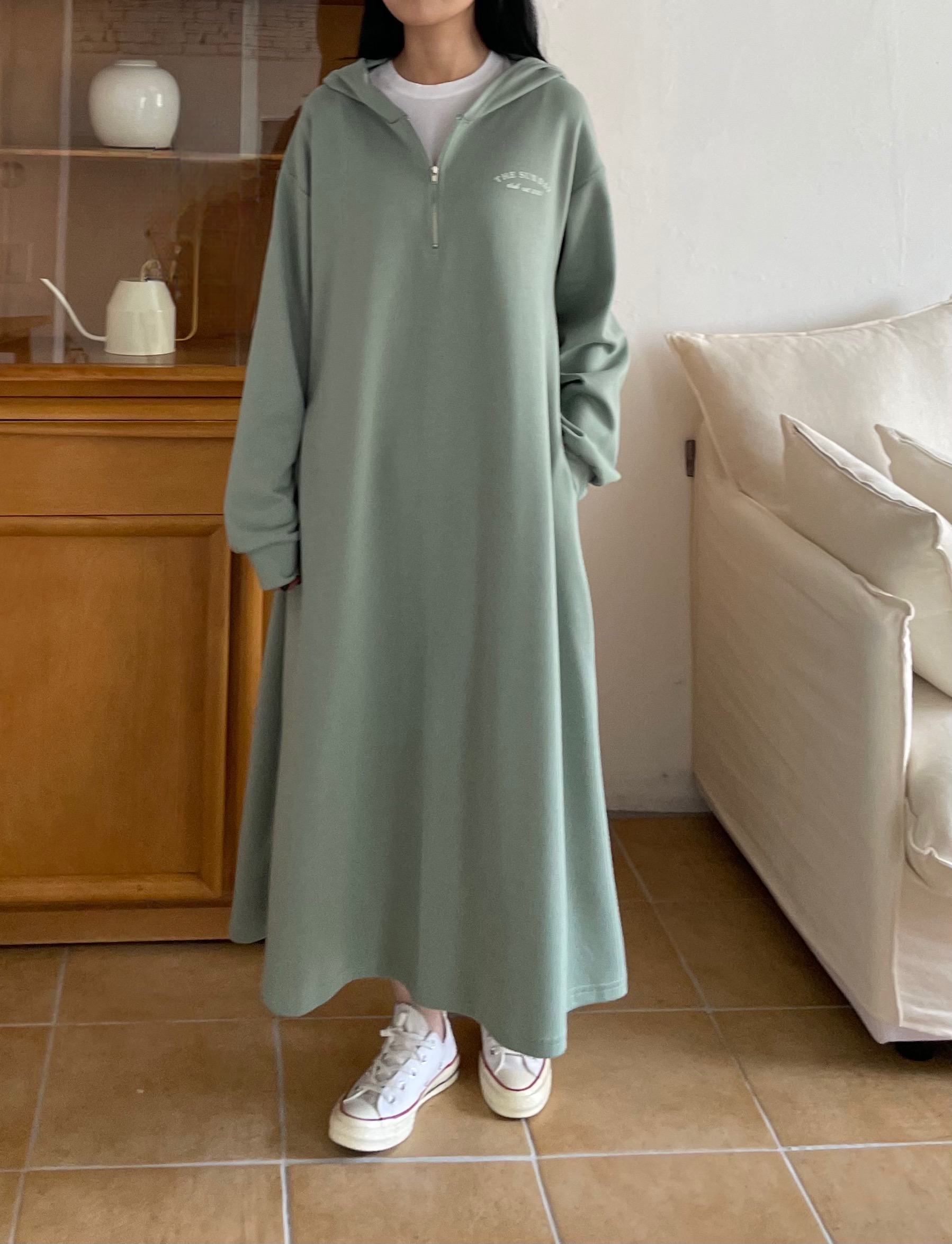 英字レタリングハーフジップパーカーワンピース | 詳細画像9