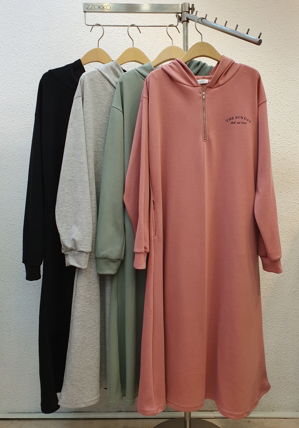 英字レタリングハーフジップパーカーワンピース | 詳細画像16