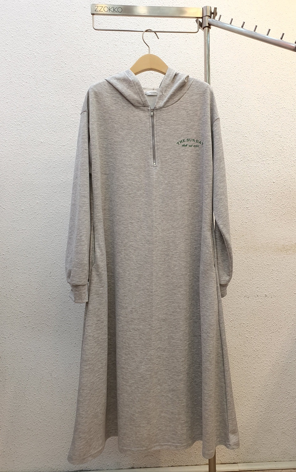 英字レタリングハーフジップパーカーワンピース | 詳細画像17