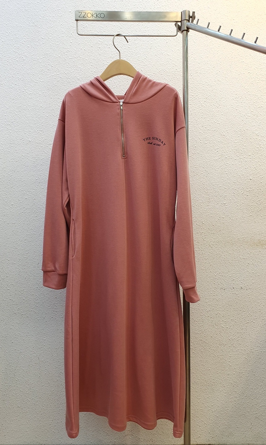 英字レタリングハーフジップパーカーワンピース | 詳細画像19