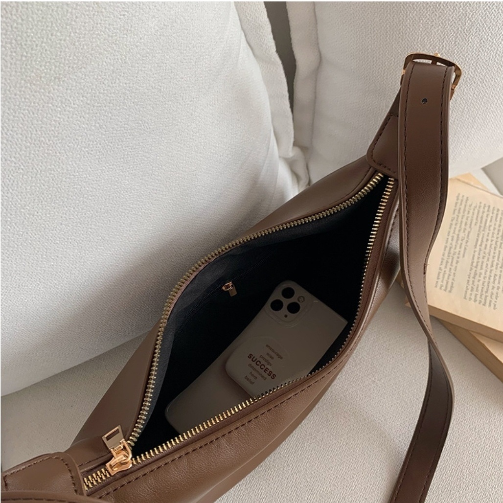 2WAYレザー調ハーフムーンバッグ | 詳細画像7