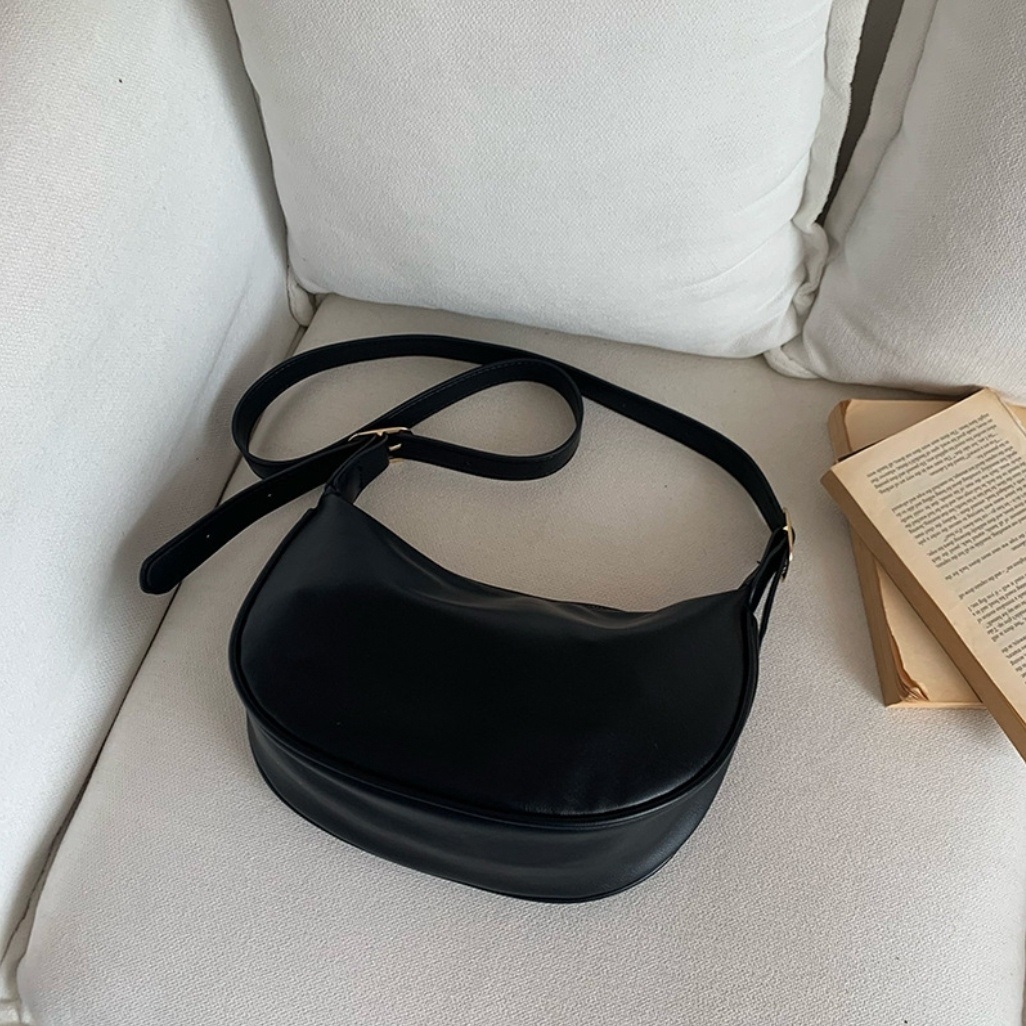 2WAYレザー調ハーフムーンバッグ | 詳細画像8