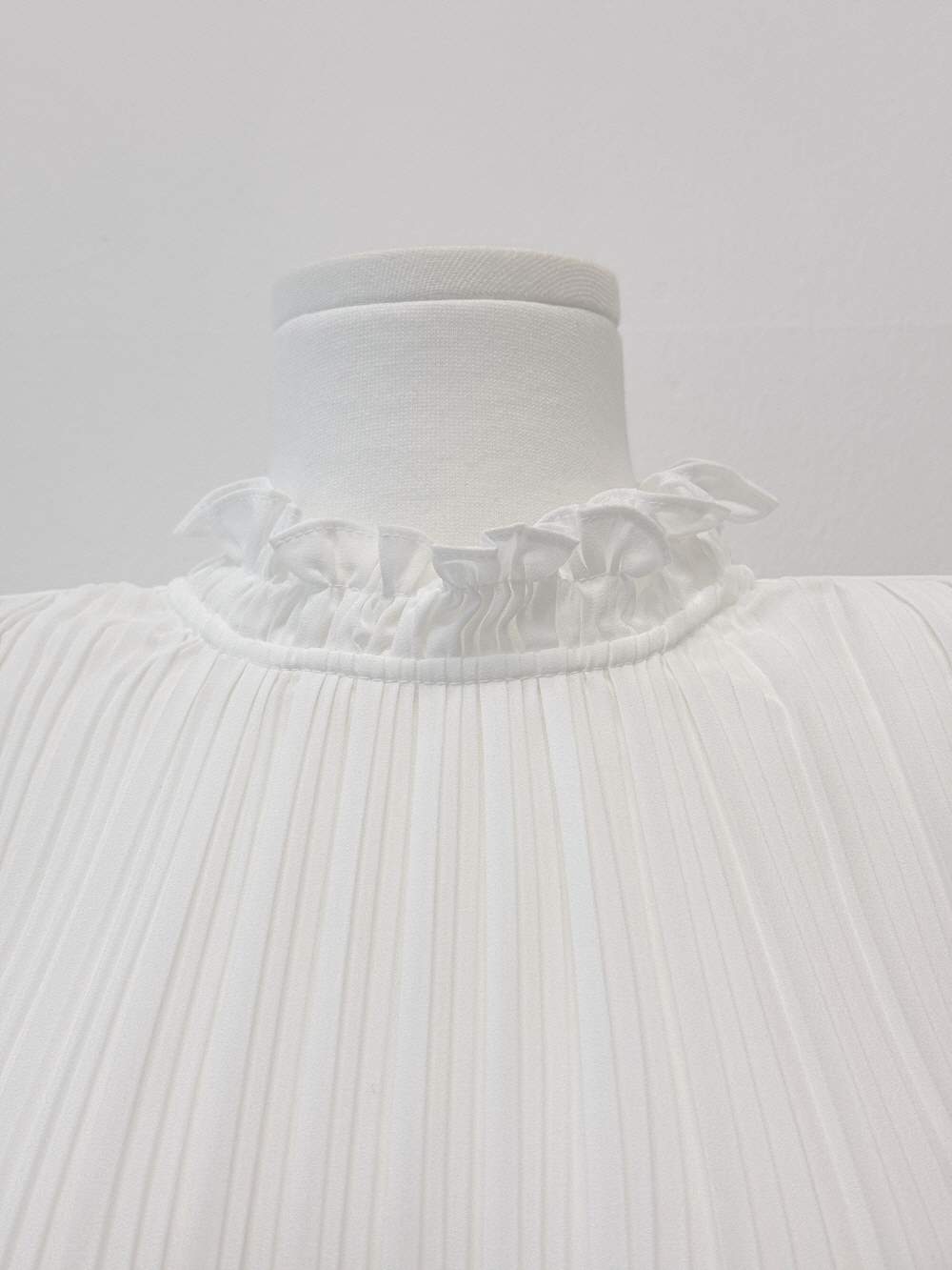 フリルネックノースリーブブラウス | 詳細画像16