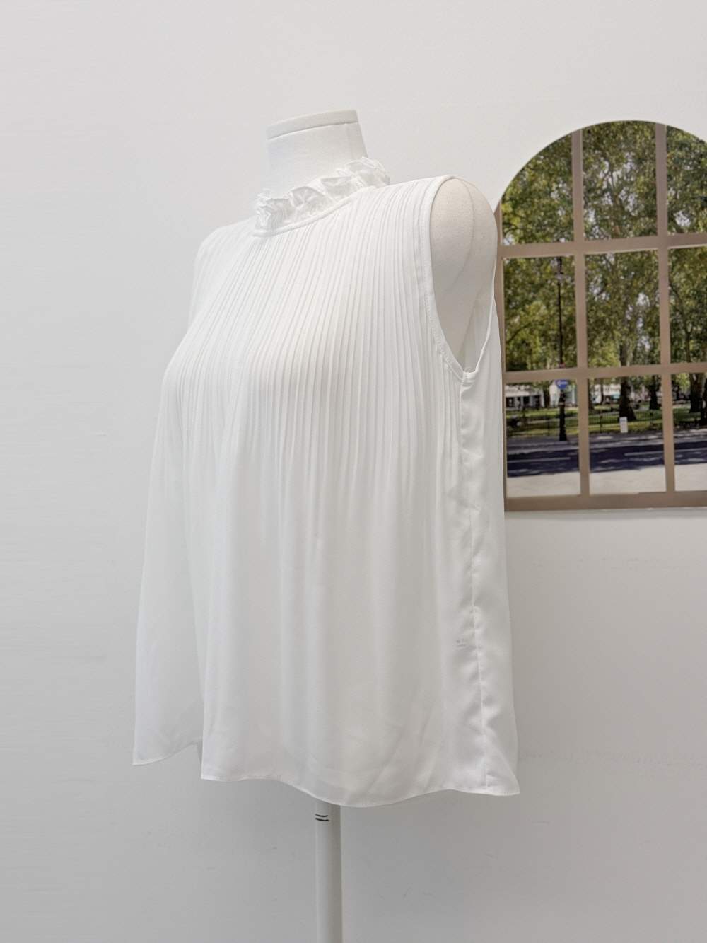 フリルネックノースリーブブラウス | 詳細画像17