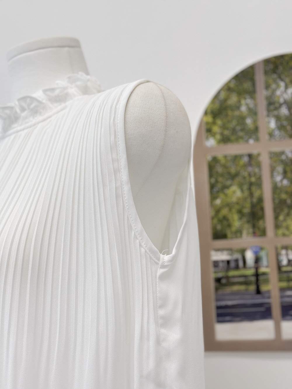 フリルネックノースリーブブラウス | 詳細画像18