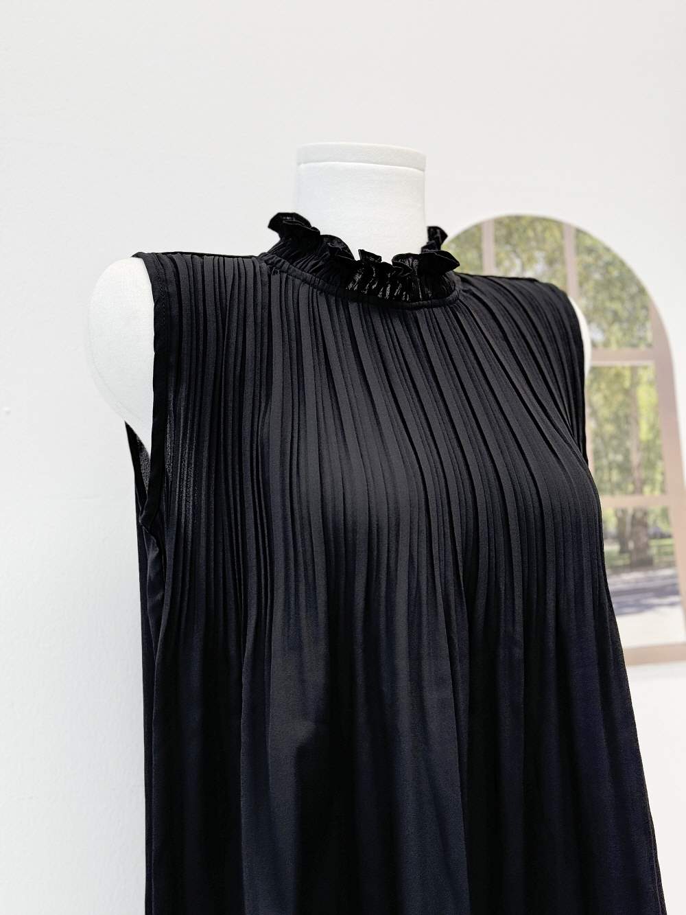 フリルネックノースリーブブラウス | 詳細画像26