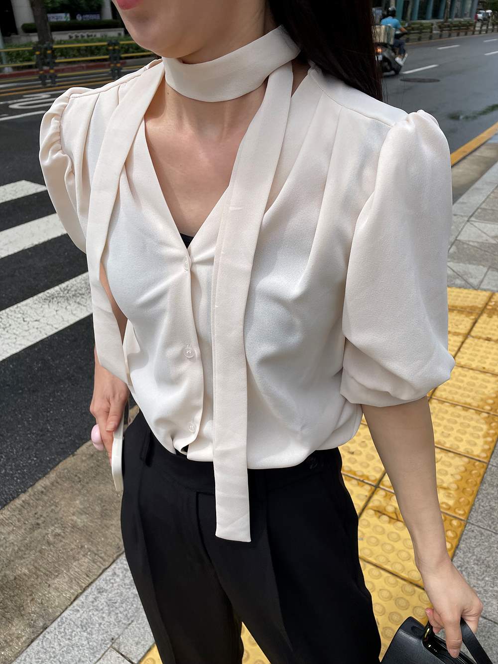 ストラップ付タックパフ半袖ブラウス | 詳細画像10