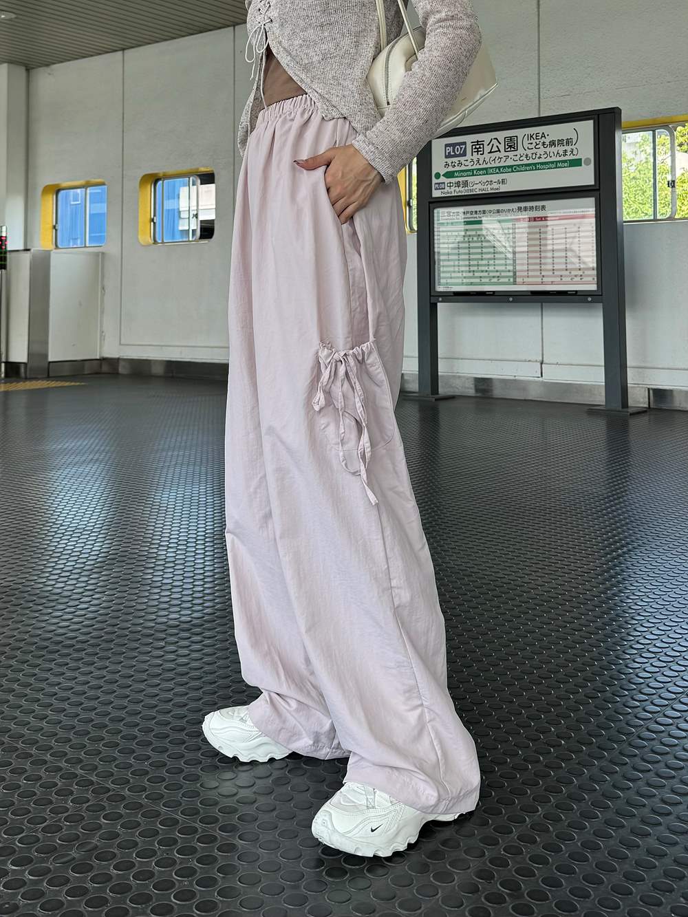 リボンポケットナイロンワイドパンツ | 詳細画像10