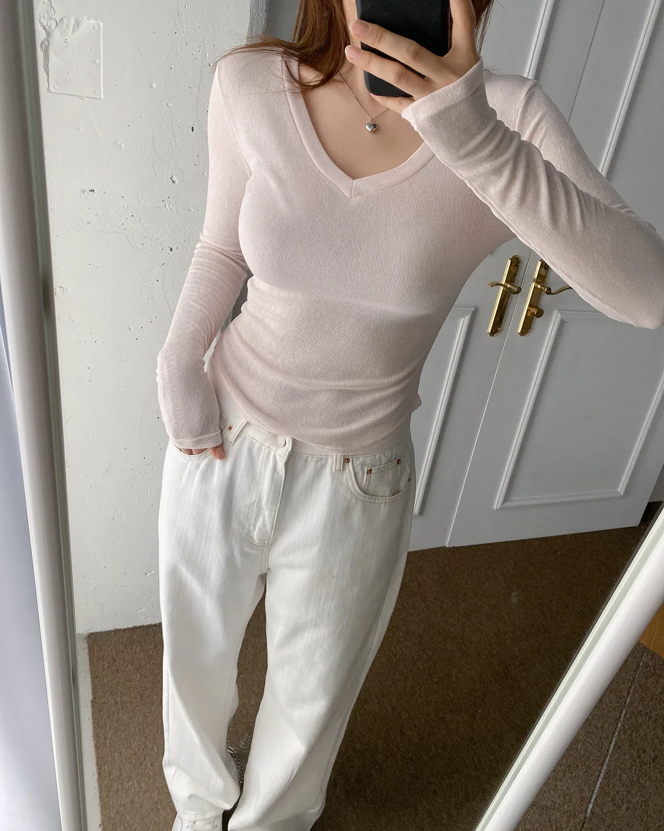 VネックスリムラウンドヘムTシャツ | 詳細画像1