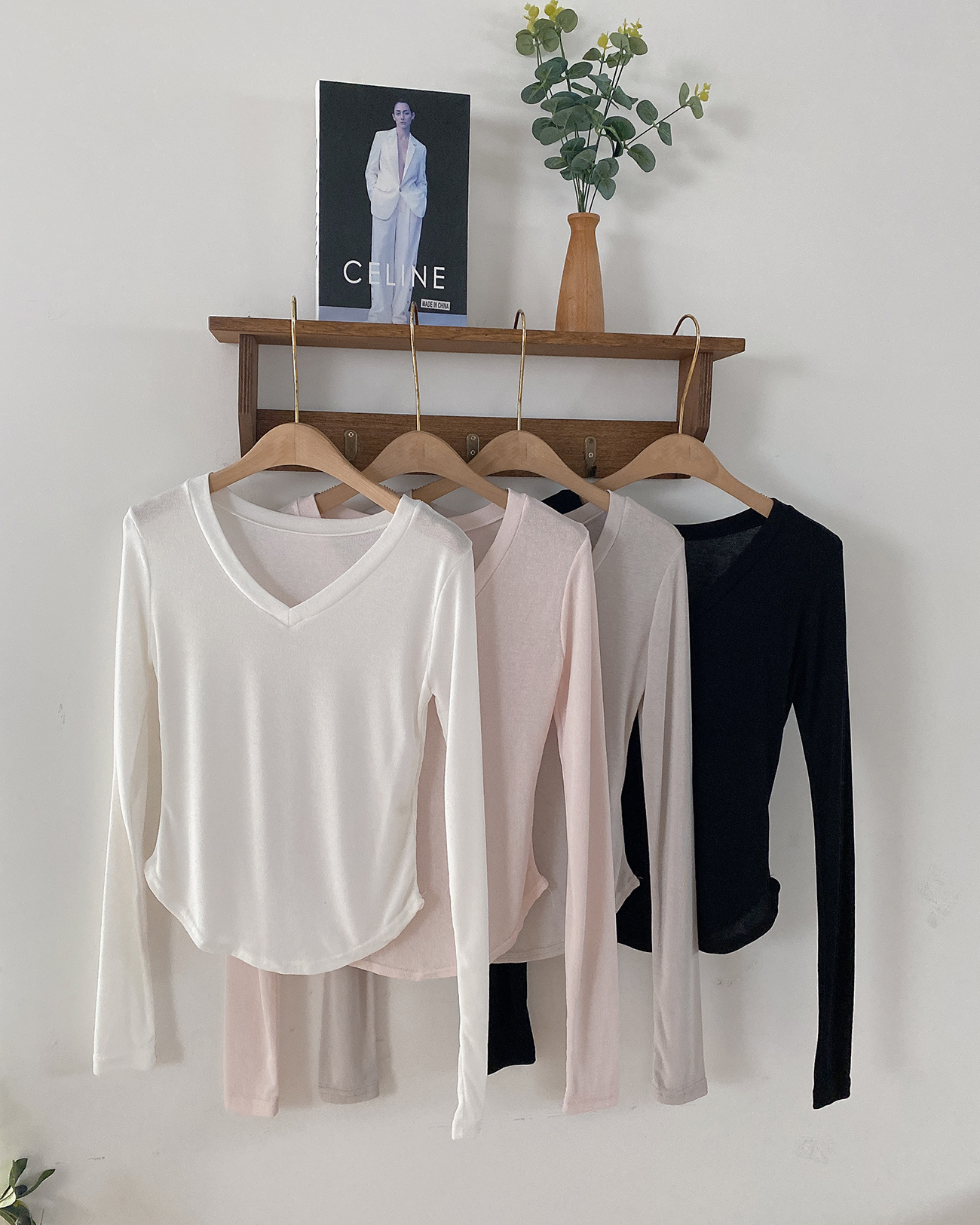 VネックスリムラウンドヘムTシャツ | 詳細画像13