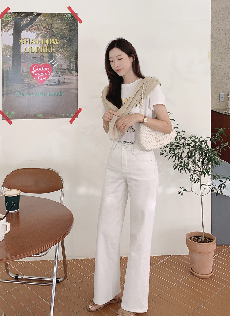 クリーム色 スリムフィットデニムパンツ クリームアイボリーカラーデニムパンツ | レディースファッション通販