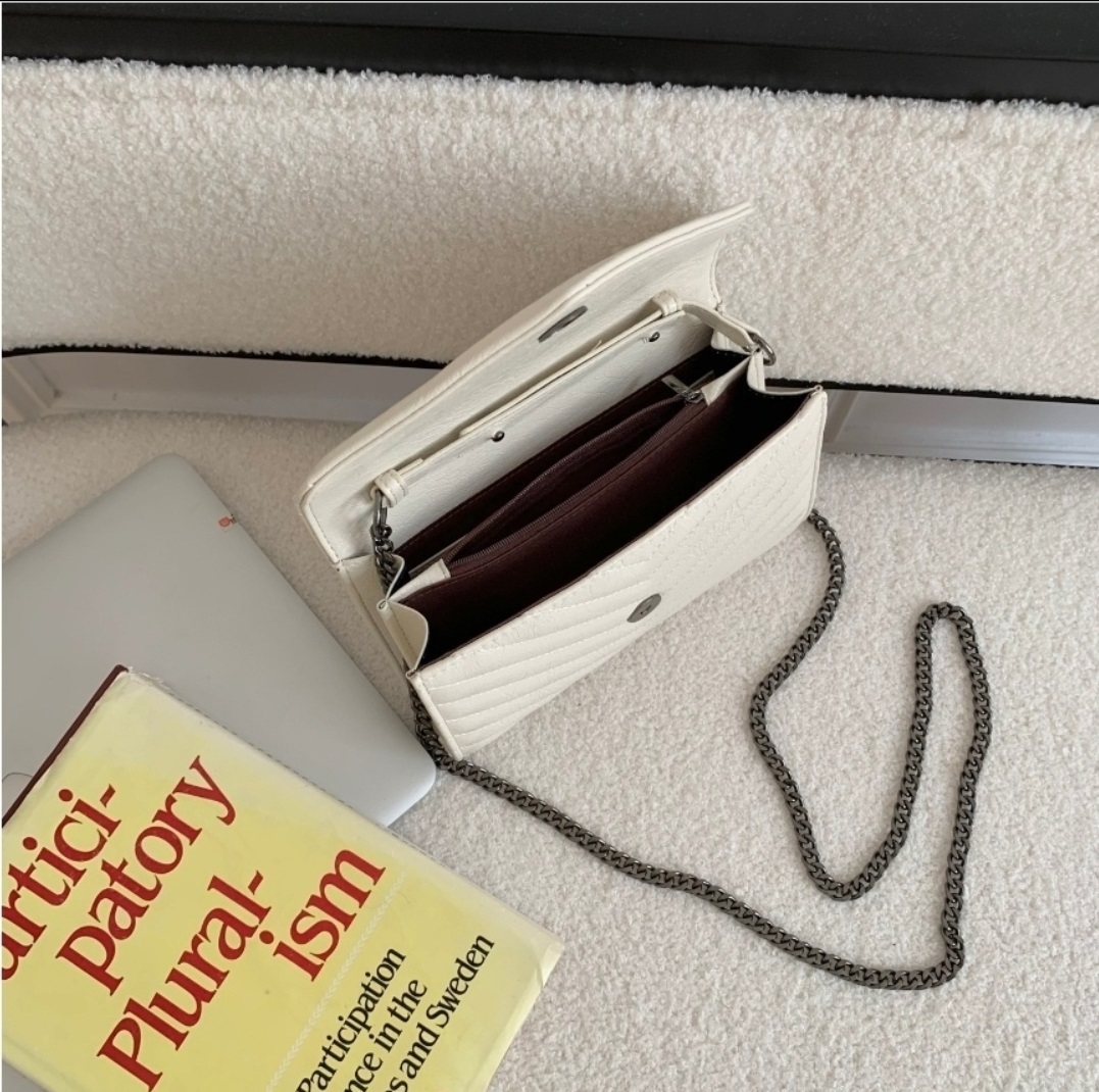 フラップステッチチェーンショルダーバッグ | 詳細画像12