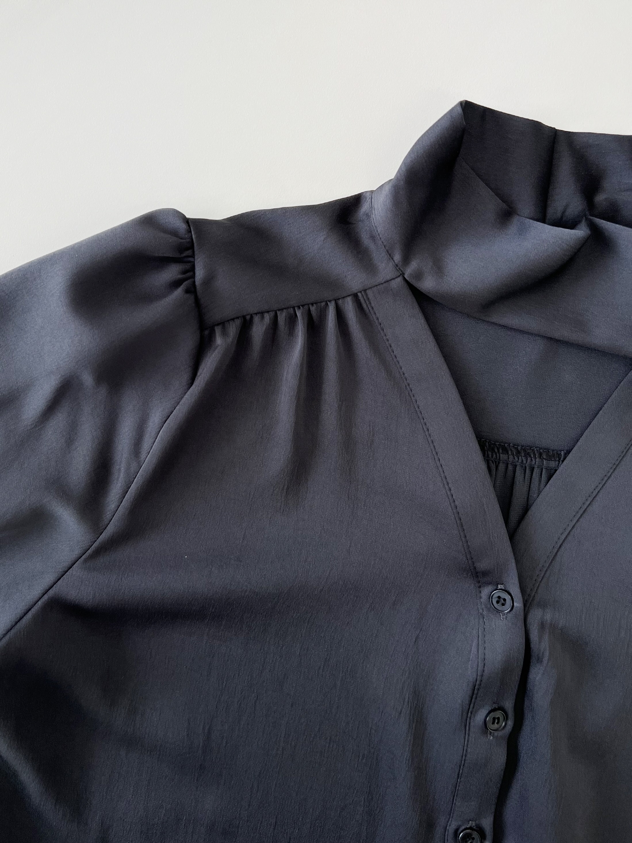 ギャザーVネックリボンタイブラウス | 詳細画像12