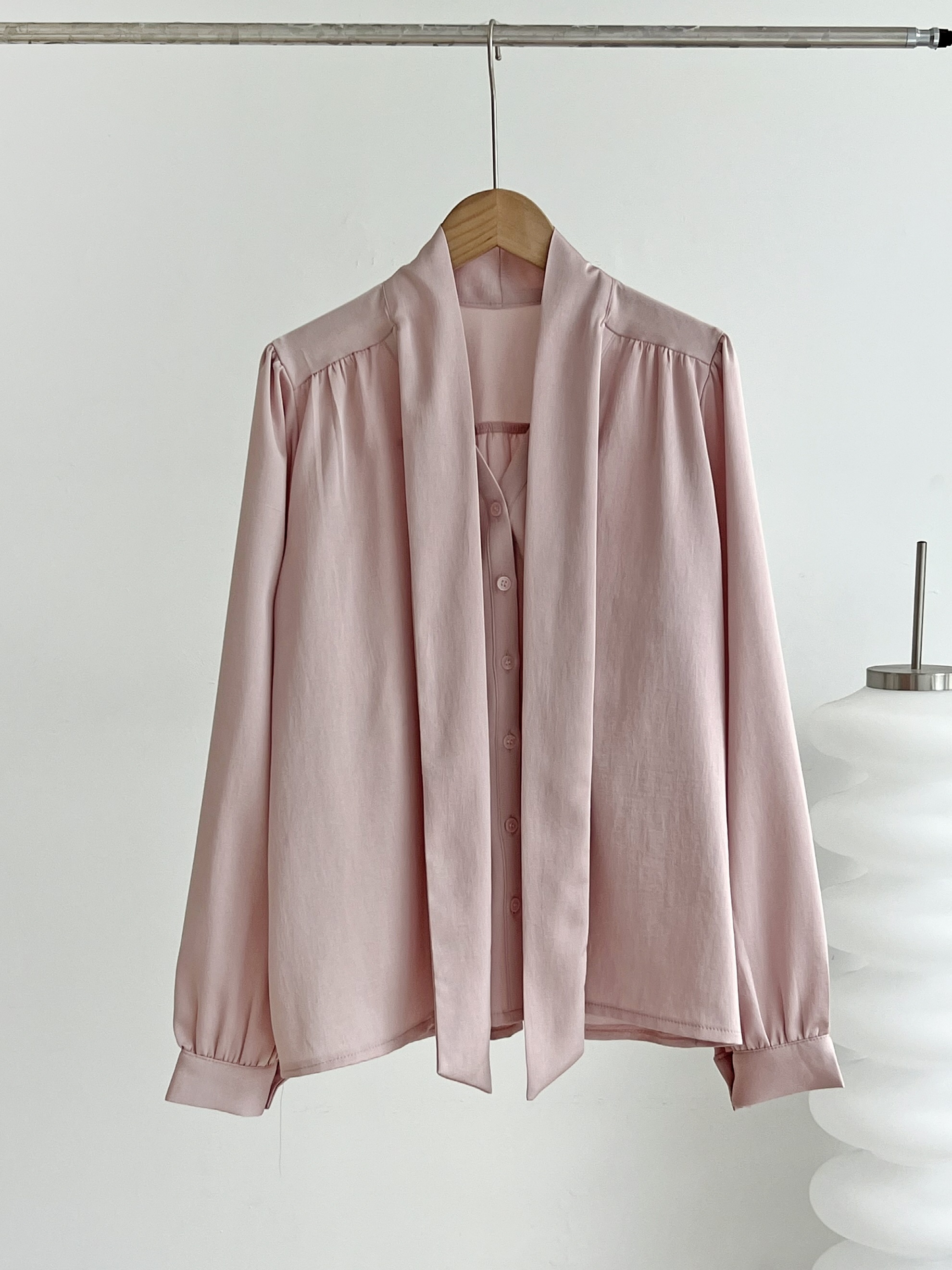 ギャザーVネックリボンタイブラウス | 詳細画像17