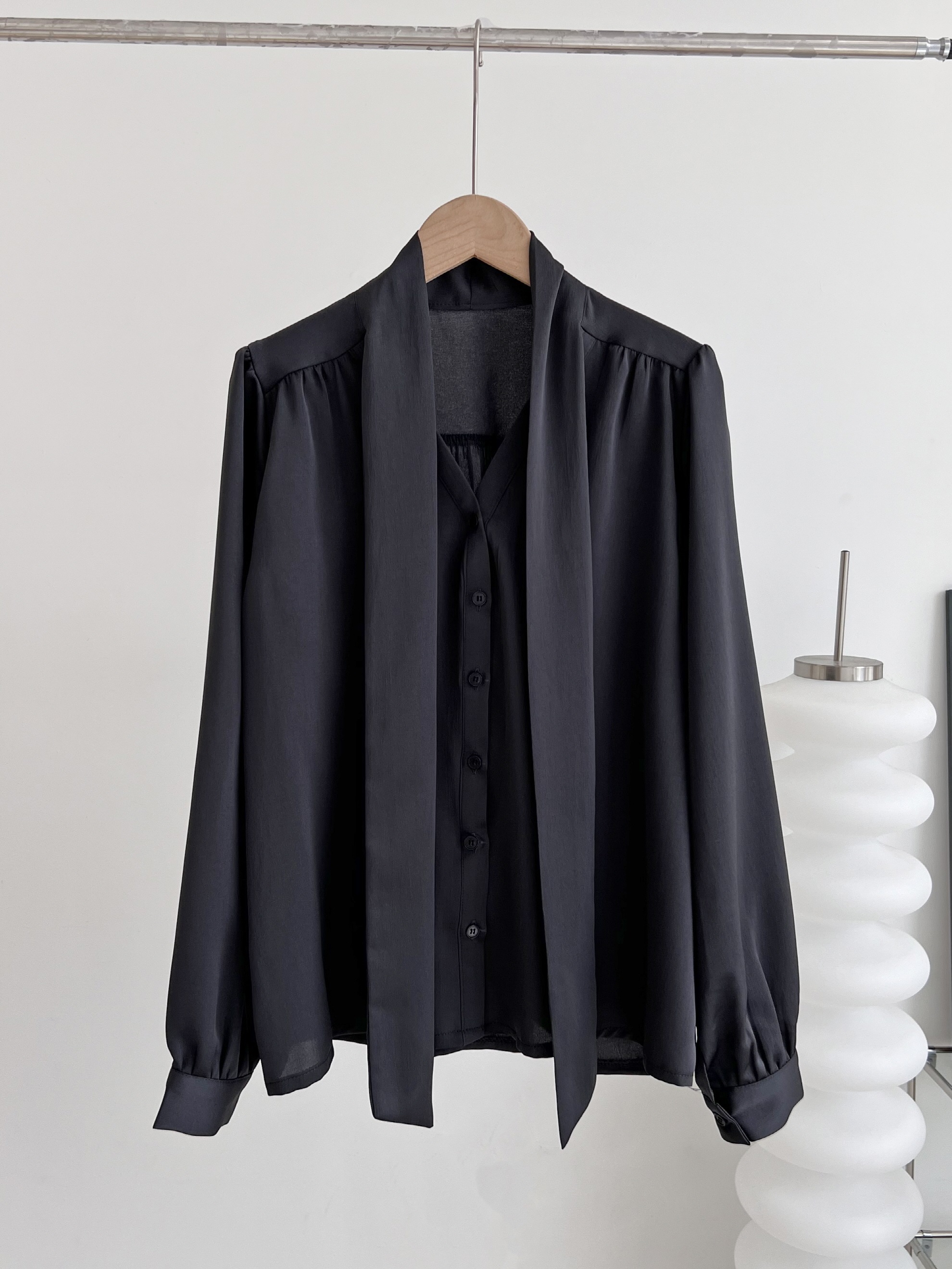 ギャザーVネックリボンタイブラウス | 詳細画像18