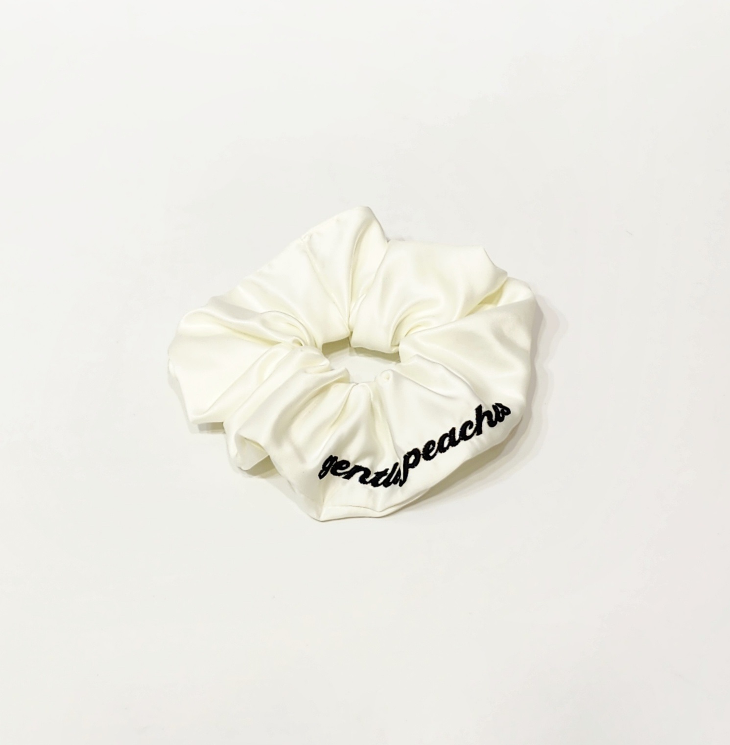 LOVEタグレタリング刺繡シュシュ | レディースファッション通販