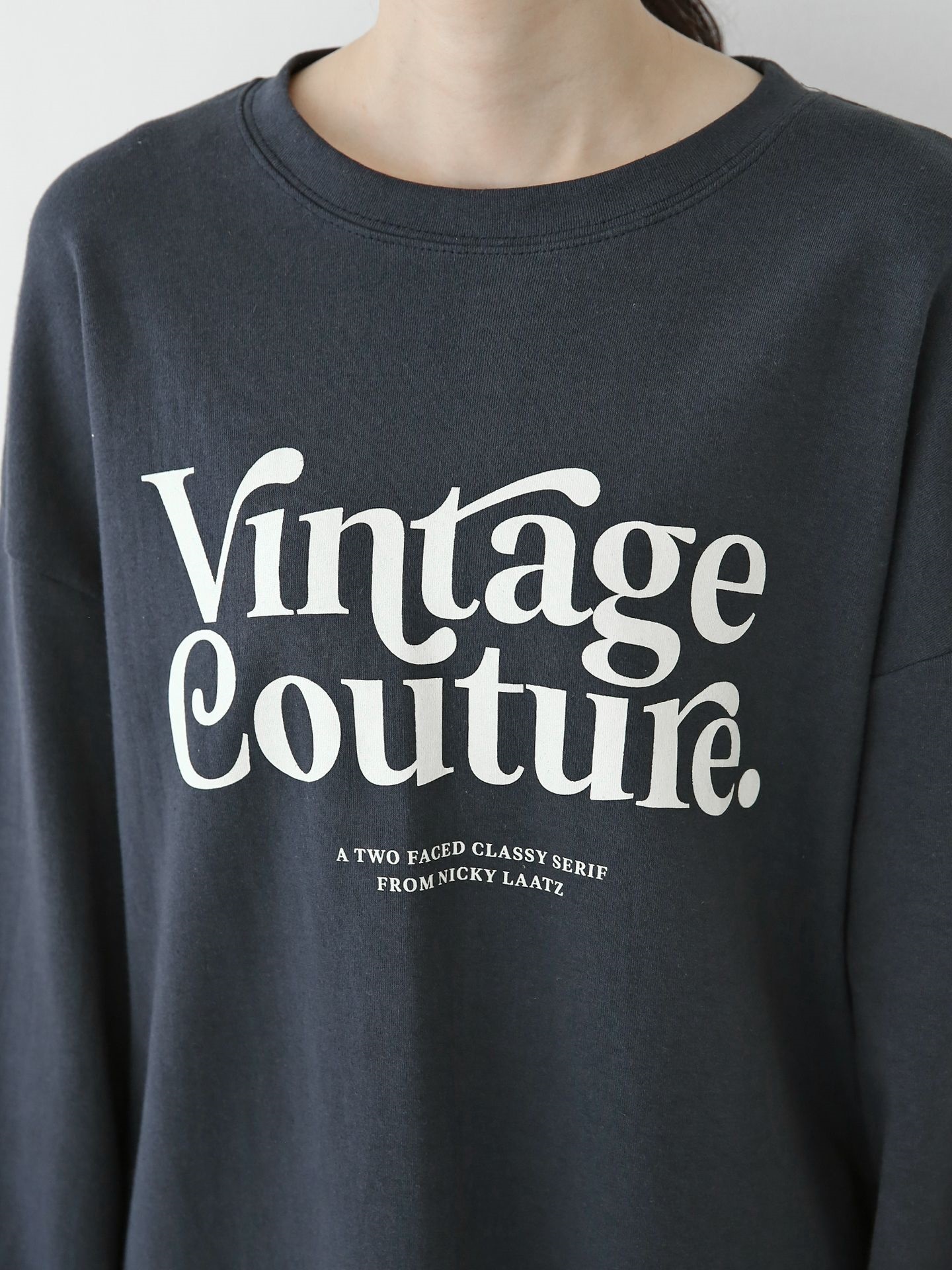 ラウンドネックオーバーサイズ長袖ハーフレタリングTシャツ | 詳細画像3