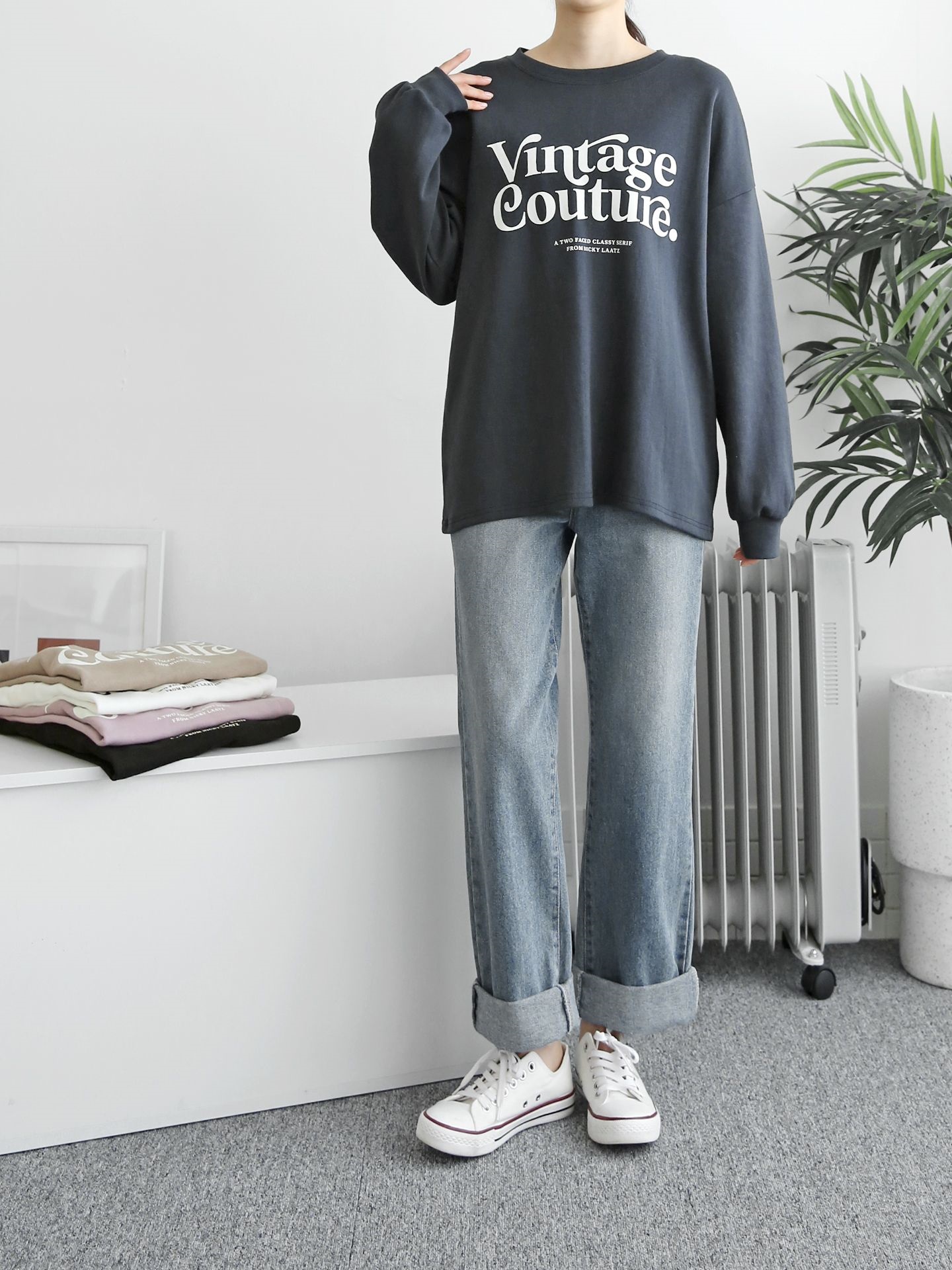 ラウンドネックオーバーサイズ長袖ハーフレタリングTシャツ | 詳細画像5